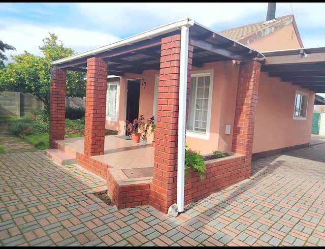 3 BEDROOM HOUSE FOR SALE IN GROENHEUWEL
